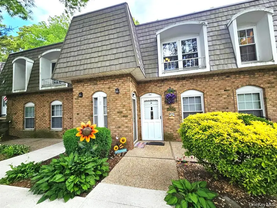 655 Middle Country Road #2H2, Coram, NY 11727 - #3