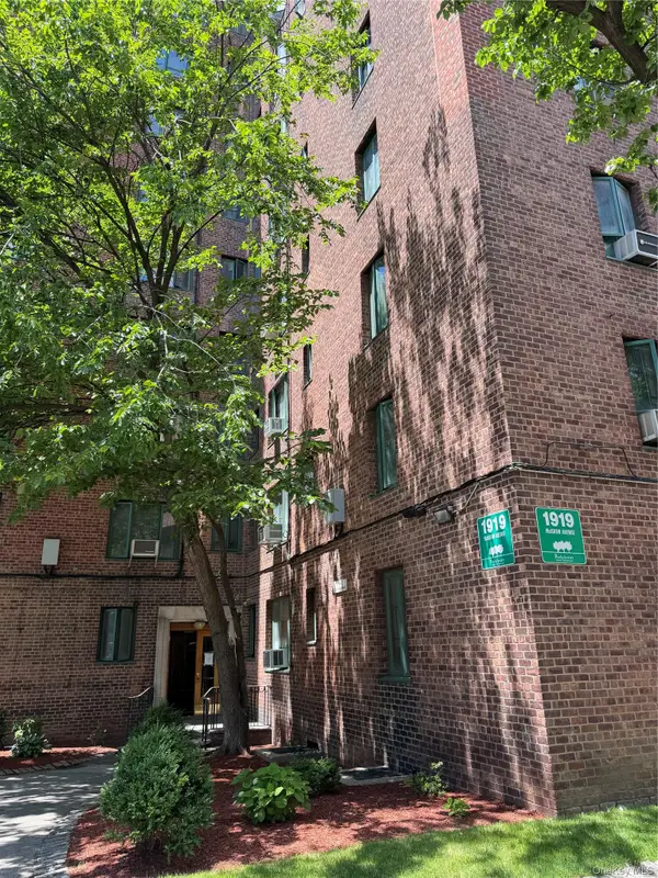 Address Withheld By Seller, Bronx, NY 10462