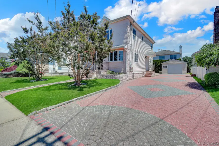 32 3rd Avenue, New Hyde Park, NY 11040 - #2