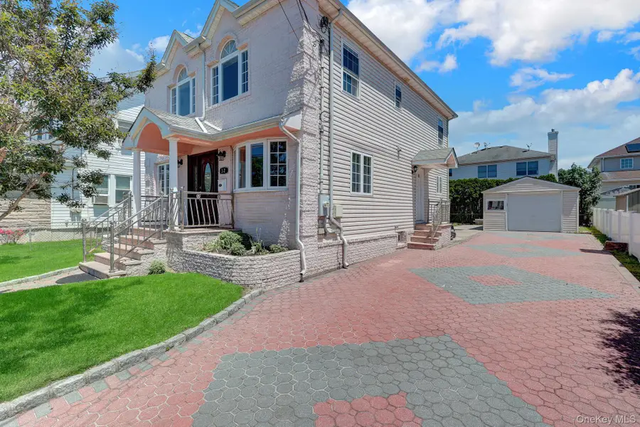 32 3rd Avenue, New Hyde Park, NY 11040 - #3