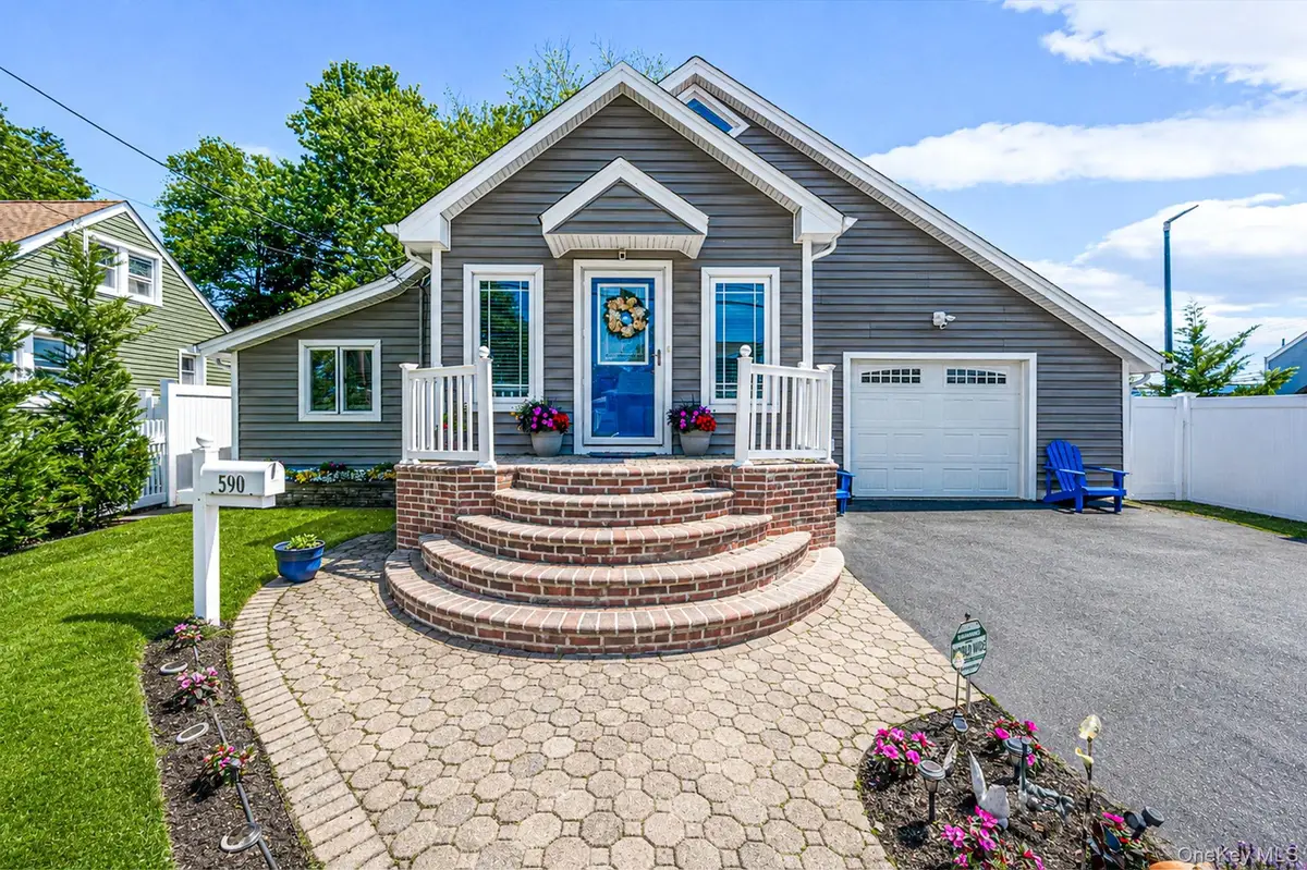 590 S 7th Street, Lindenhurst, NY 11757 - #1