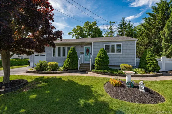 6 45th Street, Islip, NY 11751