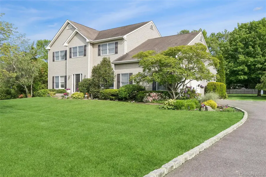 3 Naomi Court, Melville, NY 11747 - #3