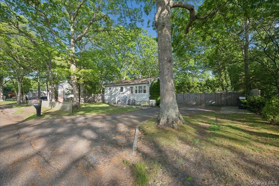 84 Queen Road, Mastic Beach, NY 11951 - #2