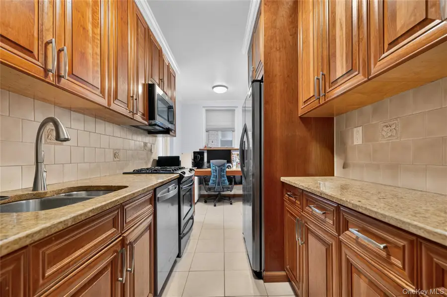 69-09 108th St #504, Forest Hills, NY 11375 - #3