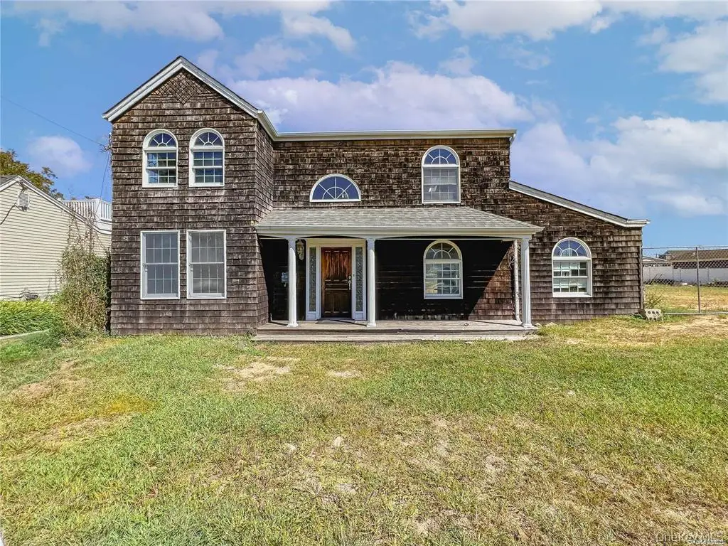 187 Sequams Lane Center, West Islip, NY 11795 - #1