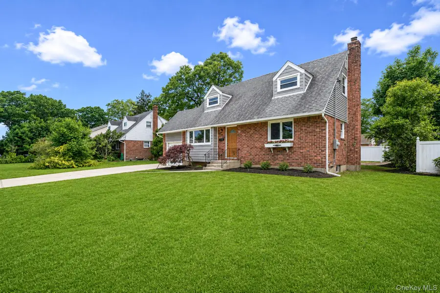192 W 18th Street, Deer Park, NY 11729 - #2