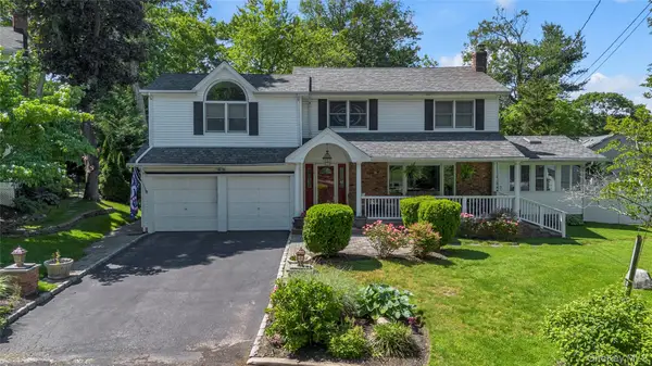 21 Martha Court, Centerport, NY 11721
