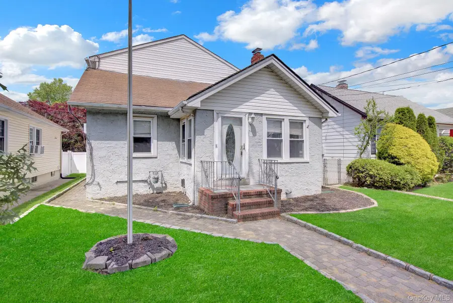 255 Rolling Street, Malverne, NY 11565 - #3