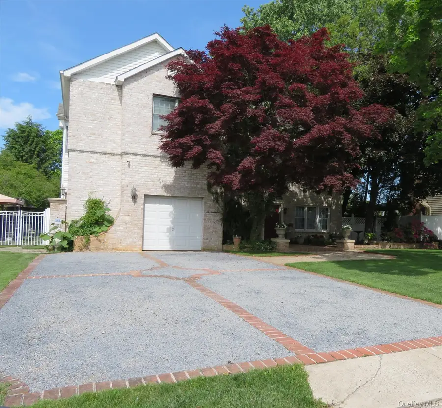 6 Naybor Avenue, Medford, NY 11763 - #3