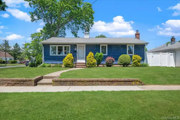 3 Cherry Street, Massapequa, NY 11758