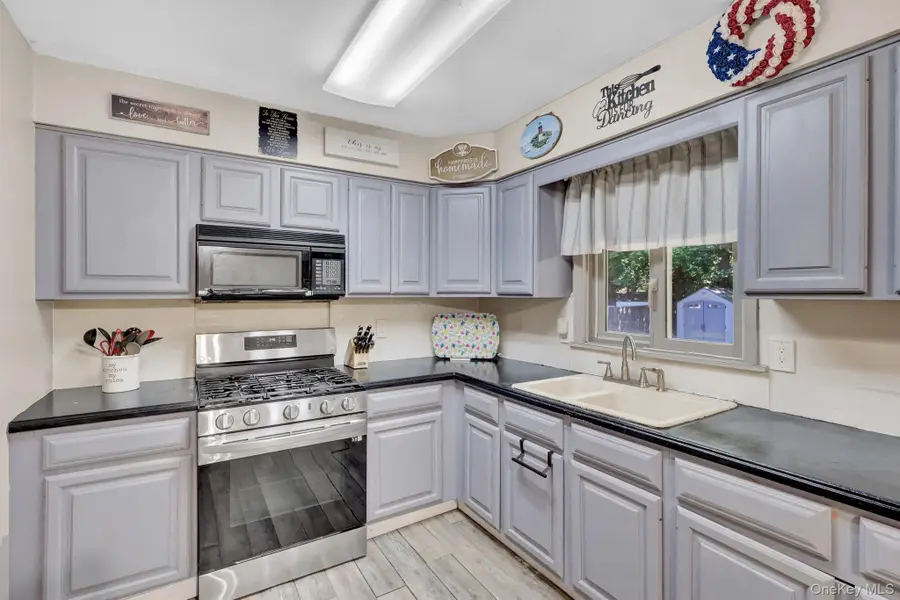 86 Parkview Drive, Shirley, NY 11967 - #3