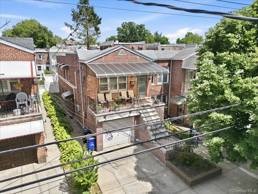 2752 Fish Avenue, Bronx, NY 10469 - #2