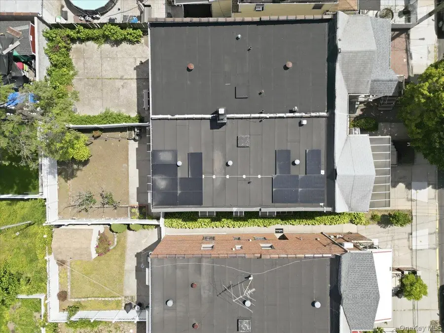 2752 Fish Avenue, Bronx, NY 10469 - #3