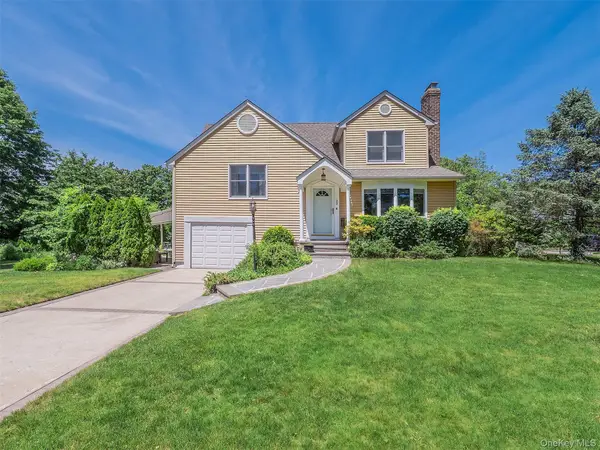 22 Andover Road, Port Washington, NY 11050