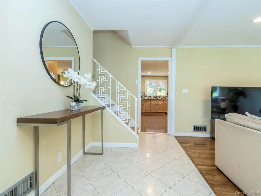 22 Andover Road, Port Washington, NY 11050 - #3