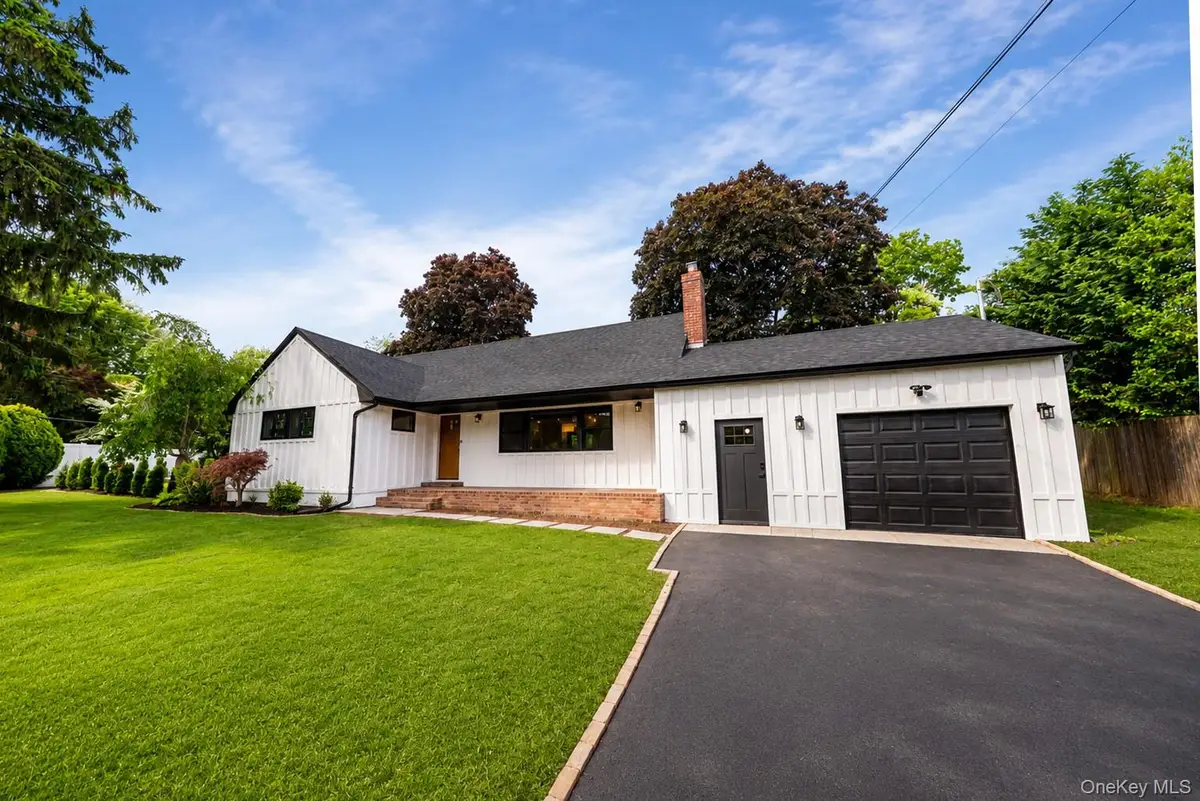 1 Glades Way, Halesite, NY 11743 - #1