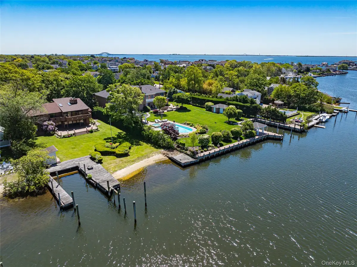 164 W Islip Road, West Islip, NY 11795 - #1