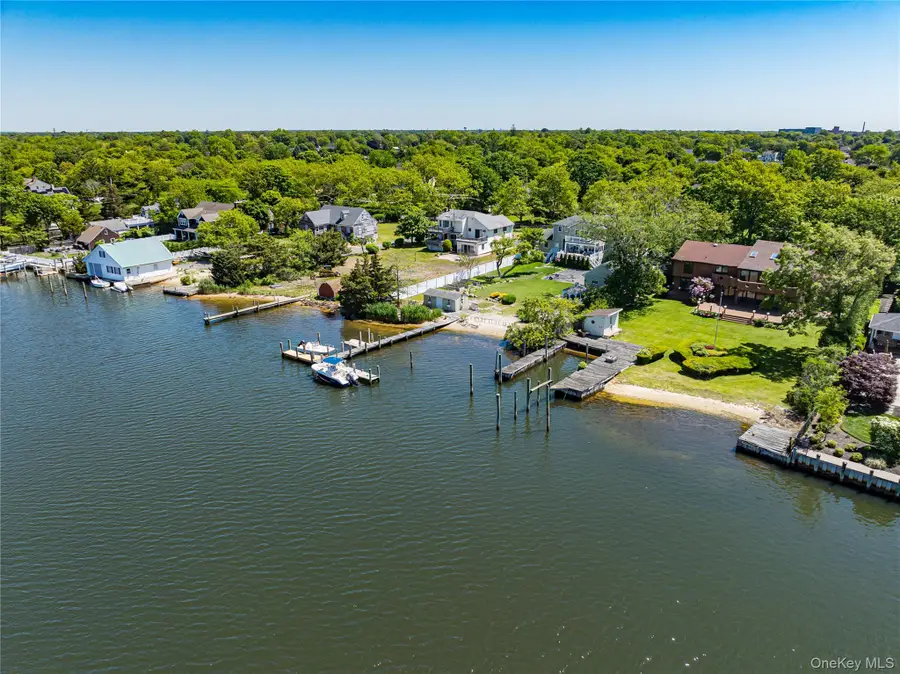 164 W Islip Road, West Islip, NY 11795 - #3