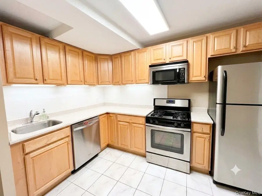 118 18 Union Tpke #Apt B4, Kew Gardens, NY 11415 - #3