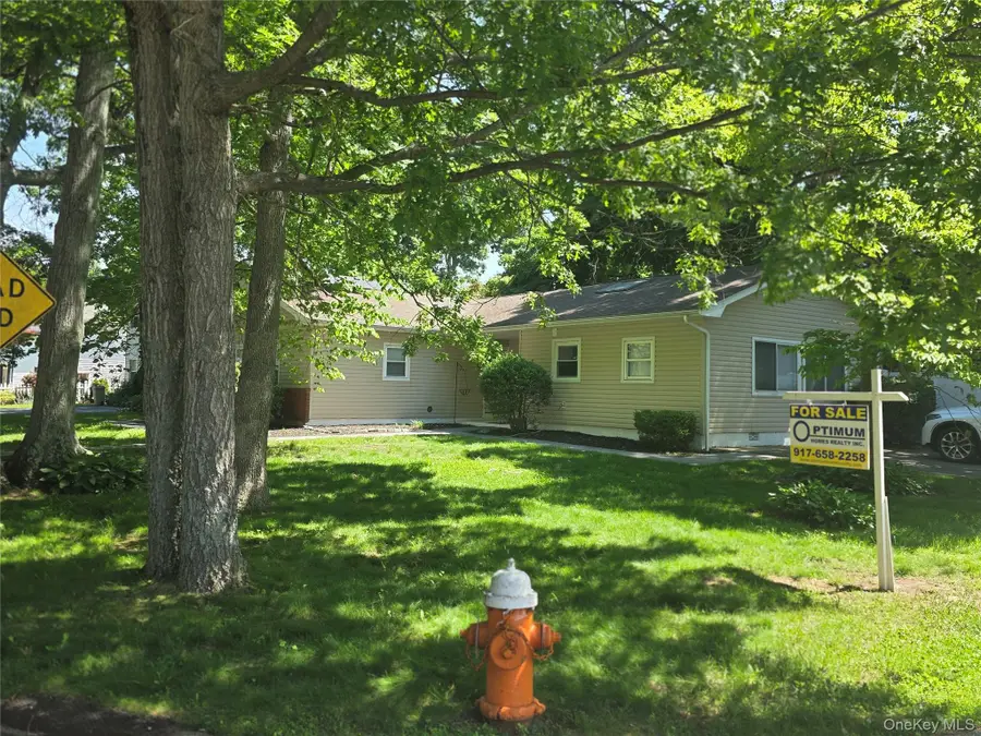 7 Roosevelt Avenue, Greenlawn, NY 11740 - #3