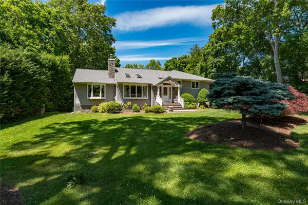 3 Hunter Court, Dix Hills, NY 11746