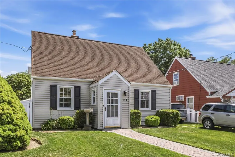 111 Birch Lane, Valley Stream, NY 11581 - #2