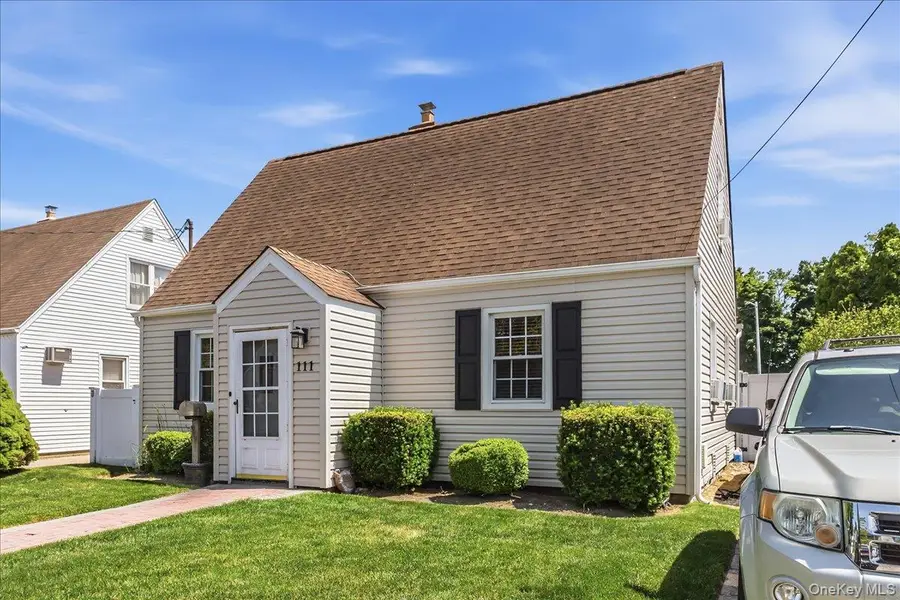 111 Birch Lane, Valley Stream, NY 11581 - #3