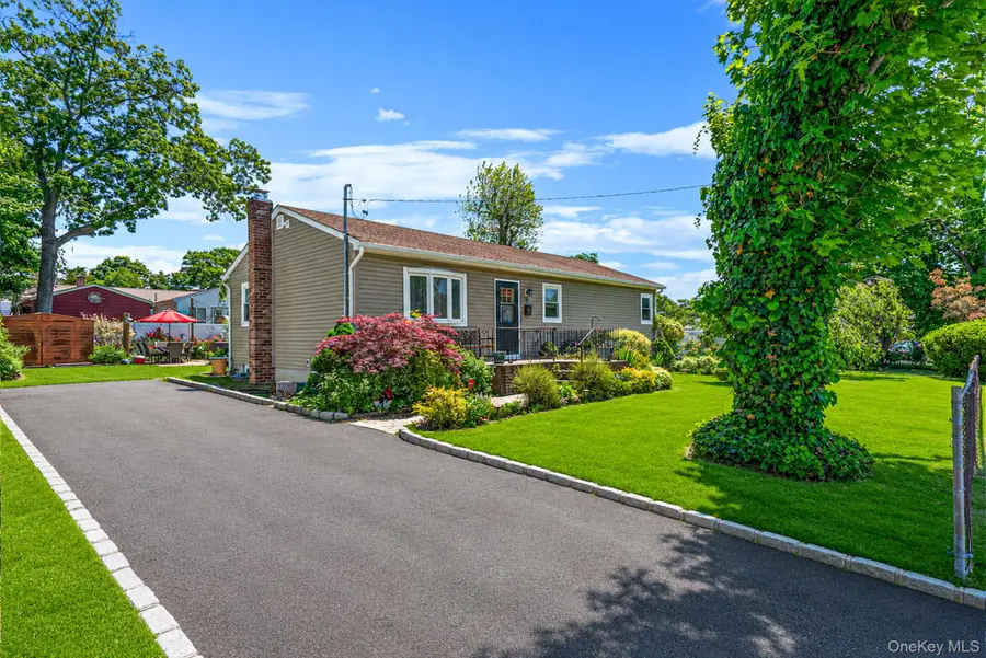 9 Sylvan Street, Bay Shore, NY 11706 - #2