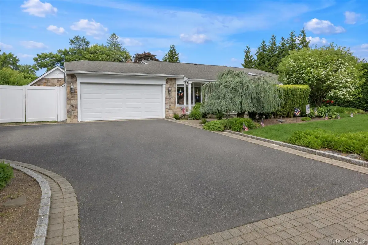 10 Elf Court, Bohemia, NY 11716 - #1