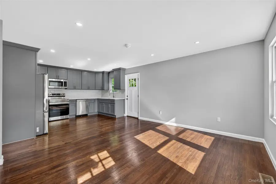 68 Cyprus Avenue, Brentwood, NY 11717 - #3