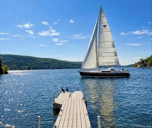 25 Cove Road, Greenwood Lake, NY 10925
