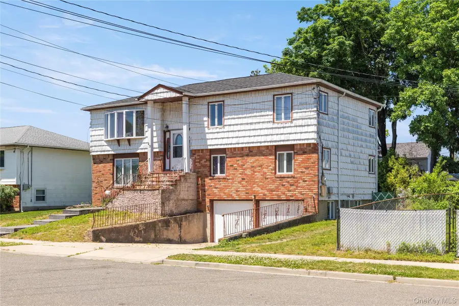 23 3rd Avenue, Farmingdale, NY 11735 - #2