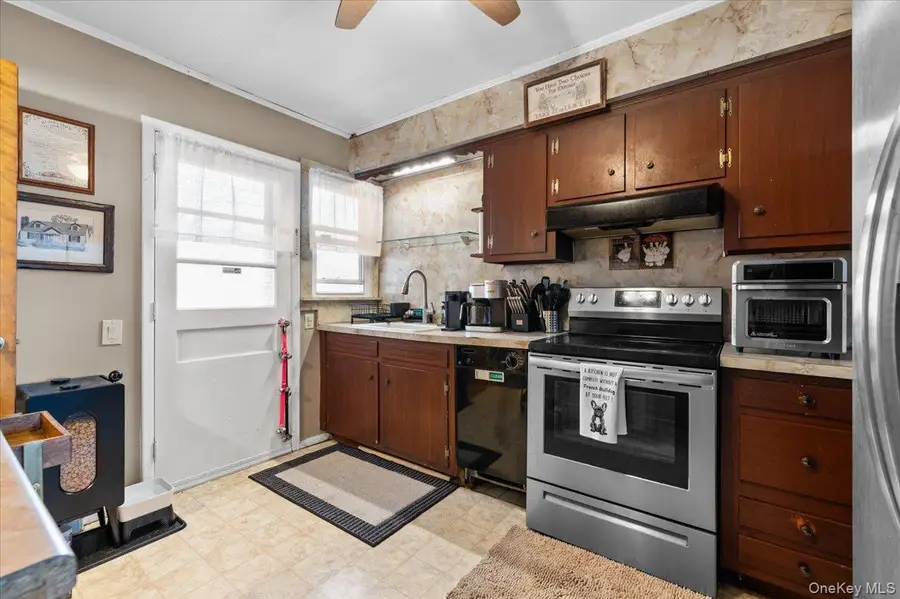 719 Catskill Avenue, Lindenhurst, NY 11757 - #3