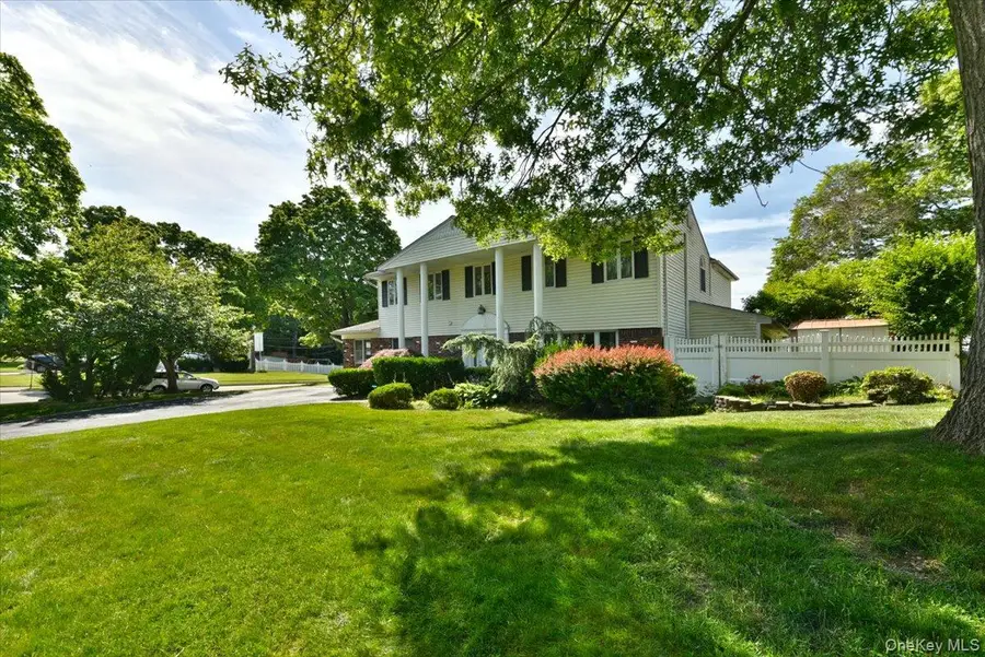 22 Chatham Road, Commack, NY 11725 - #3