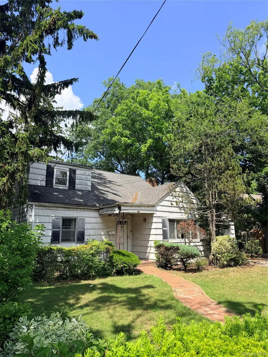 182 E Rockaway Road, Hewlett, NY 11557 - #2