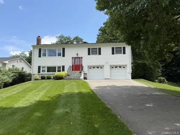 15 Round Tree Lane, Montrose, NY 10548