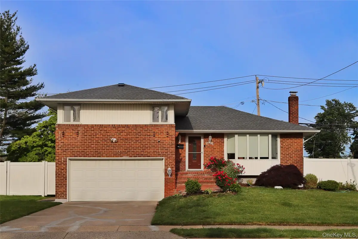 311 Southwood Circle, Syosset, NY 11791 - #1