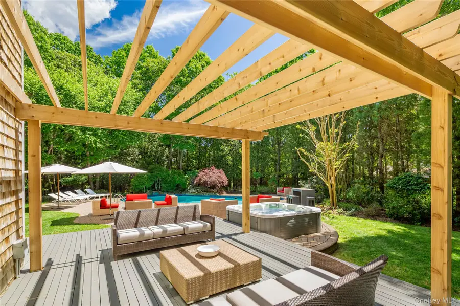 20 Spinnaker Way, Southampton, NY 11968 - #2