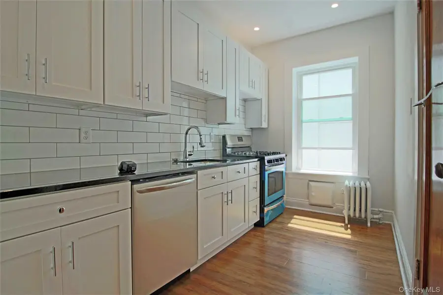 Address Withheld By Seller, Astoria, NY 11103 - #3