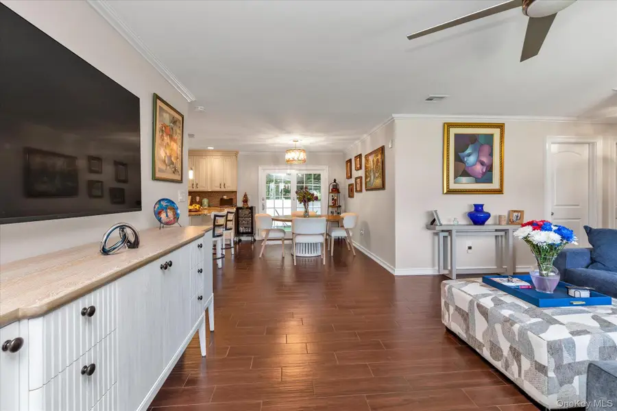 146 Saint Marks Place, Massapequa, NY 11758 - #2
