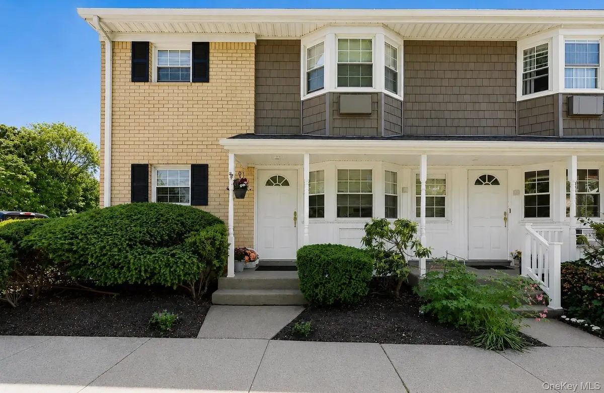 3902 Wilshire Lane #H02, Oakdale, NY 11769 - #1