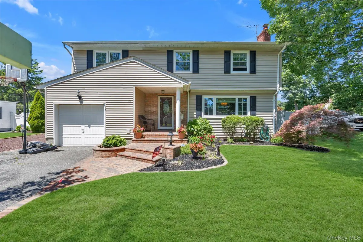 25 Arrowwood Lane, Melville, NY 11747 - #1