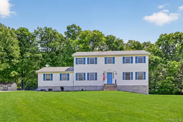 29 Purdys Lane, New Windsor, NY 12553
