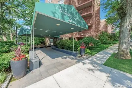 42-30 Douglaston Parkways #5K, Douglaston, NY 11363 - #1