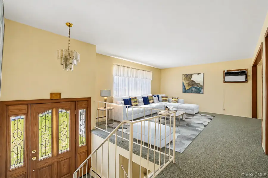 8 Ricky Lane, Poughkeepsie, NY 12601 - #3