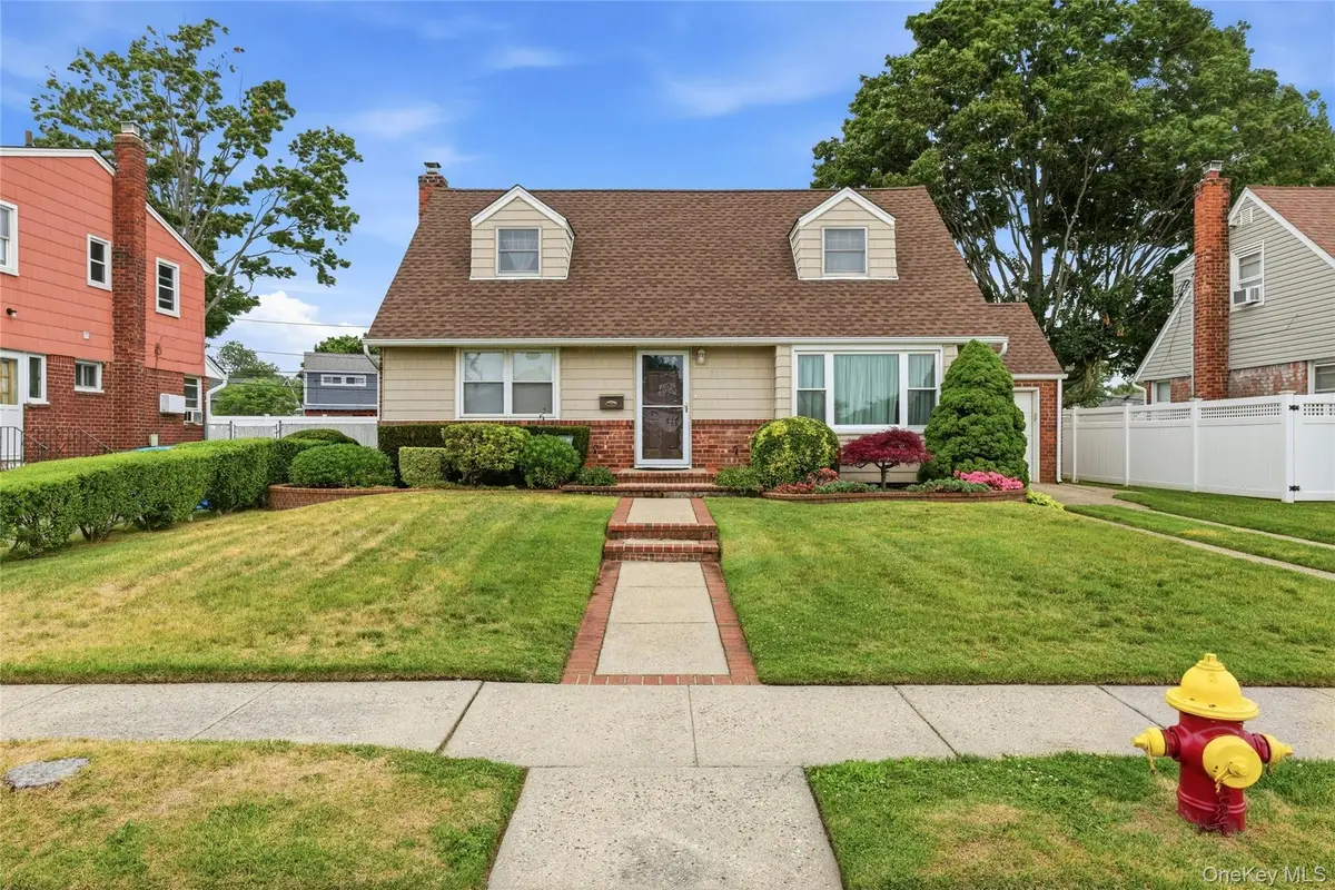 324 Coleridge Street, Levittown, NY 11756 - #1