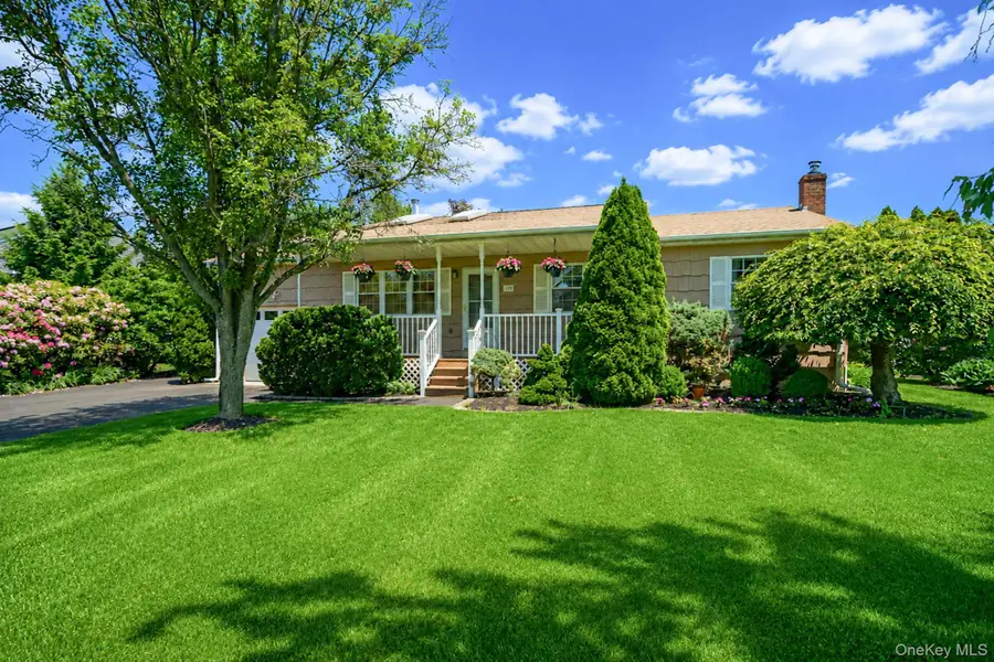 100 Donna Drive, Baiting Hollow, NY 11933 - #2