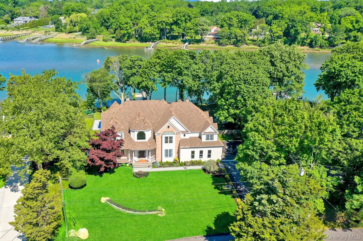18 Cedar Lane, Setauket, NY 11733 - #1
