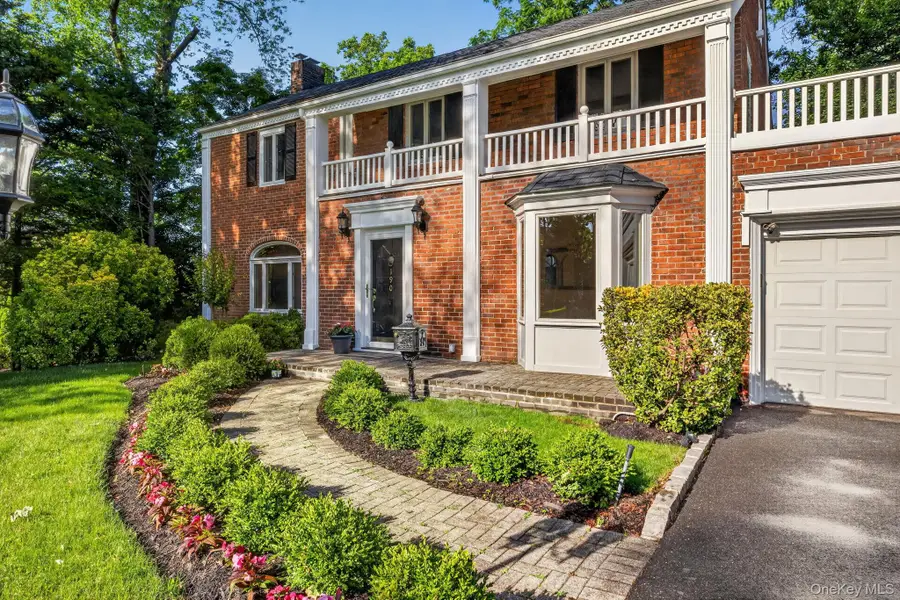 190 Sussex Drive, Manhasset, NY 11030 - #2